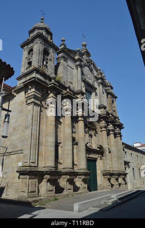 Façade principale de la paroisse San Bartolome sur Sarmiento Street à Pontevedra. La nature, l'architecture, l'histoire, la photographie de rue. 19 août, 2014. La Galice Banque D'Images