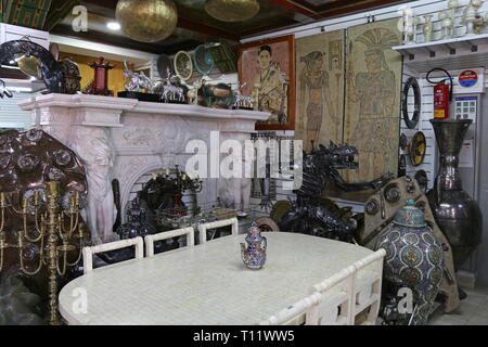 Etablissement Bouchaib boutique artisans, Rue de la Kasbah, Riad Marrakech, Medina, Marrakesh-Safi, région, le Maroc, l'Afrique du Nord Banque D'Images