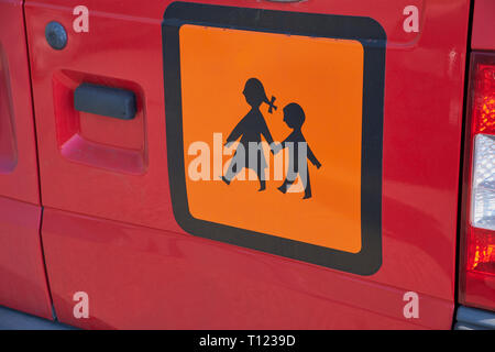 Mainz, Allemagne : 22 mars 2019 : le signe sur un autobus scolaire pour les enfants handicapés dans l'Allemagne Banque D'Images