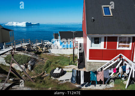 Maisons peintes de couleurs vives, Ilulissat, Groenland. Banque D'Images