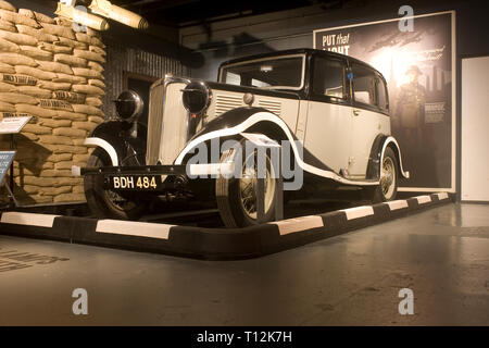 Voiture adaptée pour rideaux pendant la seconde guerre mondiale à la Coventry Transport Museum Banque D'Images