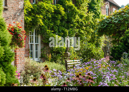 Et les jardins historiques Stapehill 4444444444444, il n'est plus ouvert au public. Banque D'Images