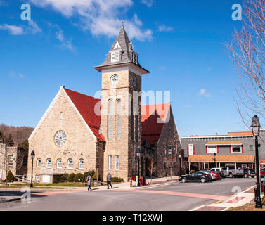 Patrimoine l'Église méthodiste situé dans la ville diamond à Ligonier, Pennsylvania, USA Banque D'Images