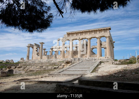 Une spectaculaire vue du temple grec d'Aphaia sur l'île d'Egine, en Grèce. Banque D'Images