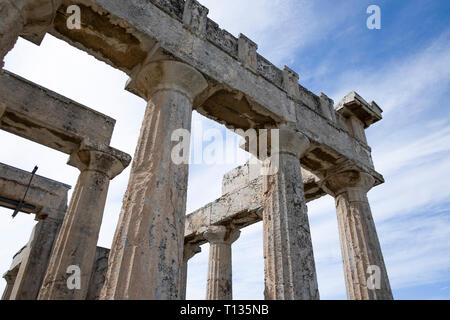 Une spectaculaire vue du temple grec d'Aphaia sur l'île d'Egine, en Grèce. Banque D'Images