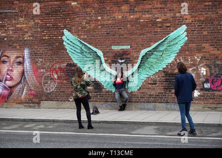 Paul Curtis's "pour tous les oiseaux de foie de Liverpool Street Art. Banque D'Images