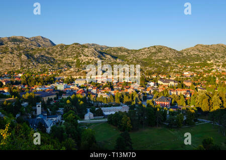 Le Monténégro, vue du mausolée de Njegos Jezerski Vrh sur la montagne vers Cetinje Banque D'Images