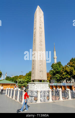 L'obélisque de Théodose est l'obélisque égyptien antique du pharaon Thoutmosis III reconstitué à l'Hippodrome de Constantinople par l'empereur romain Banque D'Images