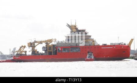 Wirral, UK. Mar 23, 2019. Le bateau Sir David Attenborough a fait une brève apparition sur la Mersey Crédit : IAN Fairbrother/Alamy Live News Banque D'Images