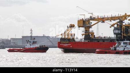 Wirral, UK. Mar 23, 2019. Le bateau Sir David Attenborough a fait une brève apparition sur la Mersey Crédit : IAN Fairbrother/Alamy Live News Banque D'Images