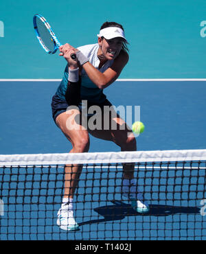 22 mars 2019 : Garbine Mugaruza, d'Espagne, joue contre Monica Niculescu, de la Roumanie, au cours d'un deuxième tour à l'Open de Miami 2019 présenté par le tournoi de tennis professionnel Itau, joué au Hardrock Stadium de Miami Gardens, Florida, USA. Mario Houben/CSM Banque D'Images