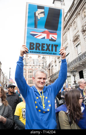 Londres, Royaume-Uni, le 23 mars, 2019 Brexit, mars : des milliers inscrivez-vous d'un référendum de protestation. Costanza Umilta/Alamy Live News Banque D'Images