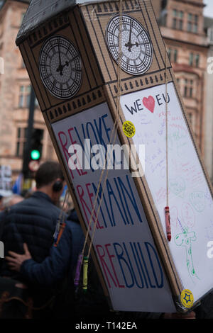 Londres, Royaume-Uni, le 23 mars, 2019 Brexit, mars : des milliers inscrivez-vous d'un référendum de protestation. Costanza Umilta/Alamy Live News Banque D'Images