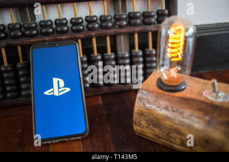 Bangkok, Thaïlande. Mar 21, 2019. Sur cette photo, l'illustration de l'application PlayStation vu affichée sur un smartphone Android. Crédit : Guillaume Payen/SOPA Images/ZUMA/Alamy Fil Live News Banque D'Images