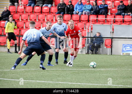 Derry, Irlande du Nord. 23 mars, 2019. Gareth McConaghie (Coleraine) sur l'attaque au cours de la Danske Bank fixture Premiership entre Coleraine FC FC & de l'Institut à l'Ryan McBride Brandywell Stadium 23-03-2019 Crédit : Kevin Moore/MCI/Alamy Live News Banque D'Images