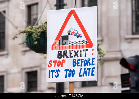 Mettre à la mars, Londres. Une grande marche de protestation qui se tiendra à Londres à l'appui d'un Brexit final peut être mis aux gens de voter, ou de révoquer l'article 50 Banque D'Images