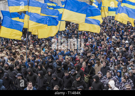Kiev, Kiev, Ukraine. Mar 23, 2019. Manifestation contre la corruption du gouvernement ukrainien marche dans les rues de Kiev, Ukraine. Credit : Celestino Arce Lavin/ZUMA/Alamy Fil Live News Banque D'Images