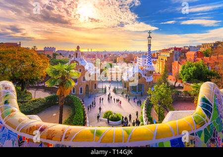 Vue sur la ville depuis le Parc Guell à Barcelone, Espagne Banque D'Images