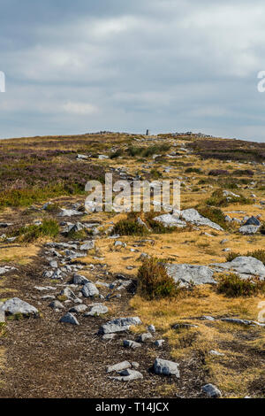 La marche jusqu'au sommet de l'Ardanaiseig une montagne ou colline dominant la vallée de l''Usk et Abergavenny dans Monmouthshire Banque D'Images