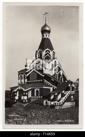 Église orthodoxe de l'Intercession à Kazan en Ruthénie carpatique en Tchécoslovaquie, aujourd'hui Lviv en Ukraine, région décrite dans la République tchécoslovaque éditée en 1929. L'église a été conçu et construit en 1929-1930 par le prêtre orthodoxe tchécoslovaque Vsevolod Kolomackij, connu plus tard sous le nom de Andrej Kolomacký. Avec la permission de l'Azoor Collection Carte Postale. Banque D'Images