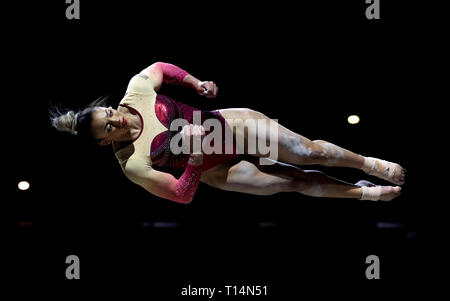 Grande-bretagne''s Elissa Downie effectue sur le sol lors de la Coupe du monde de gymnastique au Resorts World Arena, Birmingham. Banque D'Images