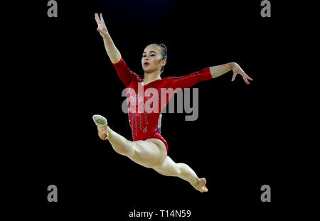 L''Canada Victoria Woo en action pendant la Coupe du monde de gymnastique au Resorts World Arena, Birmingham. Banque D'Images