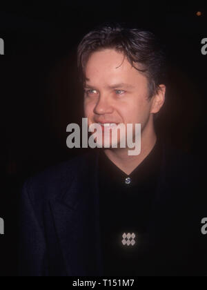 LOS ANGELES, CA - 4 mars : l'Acteur Tim Robbins assiste à la Warner Bros Pictures' 'La Hudsucker Proxy' Premiere sur Mars 4,1994 à la DGA Theatre de Los Angeles, Californie. Photo de Barry King/Alamy Stock Photo Banque D'Images