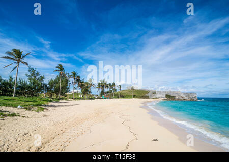 Les Bermudes, la rue George, Fort Sainte Catherine et la plage de sable blanc Banque D'Images