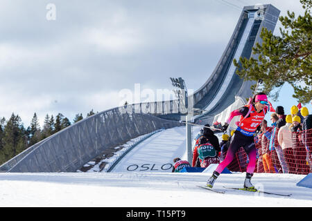 Biathlon Coupe du Monde IBU BMW. 23 mars 2019 Tachizaki Fuyuko du Japon est en concurrence pour les dames 10 km poursuite compétition pendant la Coupe du monde de Biathlon IBU BMW à Holmenkollen à Oslo, Norvège. Credit : Nigel Waldron/Alamy Live News Banque D'Images