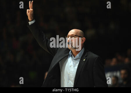 Trier, Allemagne. Mar 23, 2019. Basket-ball : Journée 2019 ALLSTAR Game, "nationale" de l'équipe - l'équipe 'International'. Coach Mladen Drijencic (équipe nationale) au cours de la partie. Credit : Harald Tittel/dpa/Alamy Live News Banque D'Images