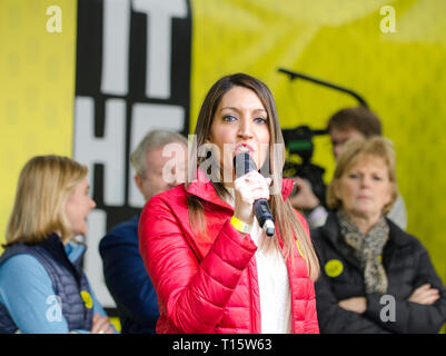 Londres, Royaume-Uni. Mar 23, 2019. Dr Rosena Allin-Khan MP, MP du travail de Tooting, parlant au vote du peuple Mars et rallye, 'le mettre aux gens." Crédit : Prixpics/Alamy Live News Banque D'Images