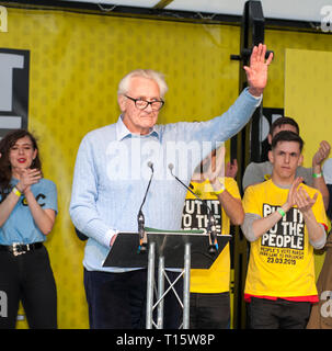 Londres, Royaume-Uni. Mar 23, 2019. Michael Heseltine, Baron et ancien vice-premier ministre conservateur, parlant au vote du peuple Mars et rallye, 'le mettre aux gens." Crédit : Prixpics/Alamy Live News Banque D'Images