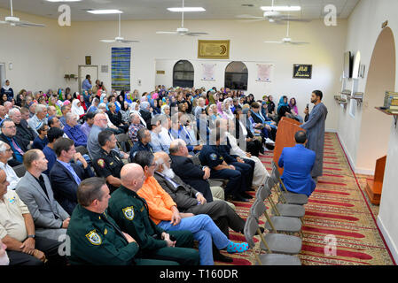 Melbourne, en Floride. USA. 23 mars, 2019. La Société Islamique du Comté de Brevard en Floride s'étend nos plus sincères condoléances aux familles et amis des victimes du massacre des mosquées à Christchurch, Nouvelle-Zélande. Nous pleurons leur perte mais savons dans notre cœur, qu'ils sont tous dans leur mort. Shuhada Comme cet incident montre, le terrorisme n'a pas de favoris. Aucun groupe n'a plus de monopole, et il n'a pas choisi ses victimes de façon sélective. Credit : Julian Poireau/Alamy Live News Banque D'Images
