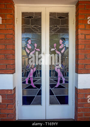 Vitraux leadlight portes françaises une caractéristique d'une maison d'habitation à Perth WA l'Australie. Banque D'Images