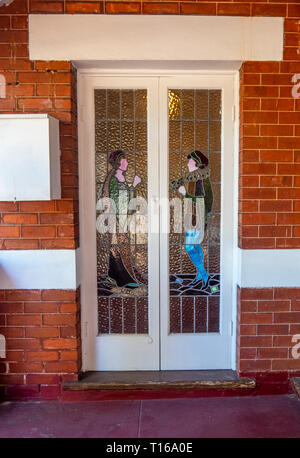 Vitraux leadlight portes françaises une caractéristique d'une maison d'habitation à Perth WA l'Australie. Banque D'Images