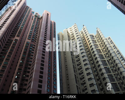 Une image des nombreux des tours d'habitation typique de Hong Kong. Banque D'Images