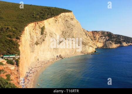 Belle plage de Porto Katsiki (mer Ionienne) sur l'île de Lefkada en Grèce. Banque D'Images