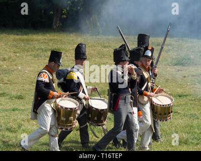 Waterloo, Belgique - le 18 juin 2017 : une fanfare néerlandaise avancer contre les Français. Banque D'Images