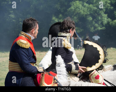 Waterloo, Belgique - le 18 juin 2017 : les commandants français à cheval au cours de la reconstitution de la bataille de Waterloo. Banque D'Images