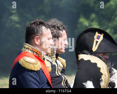 Waterloo, Belgique - le 18 juin 2017 : les commandants français à cheval au cours de la reconstitution de la bataille de Waterloo. Banque D'Images