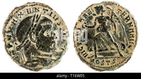 Pièce de cuivre antique romaine de l'empereur Maxence. Banque D'Images