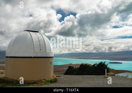 Observatoire de l'Université Mont John, le lac Tekapo, étonnante et ciel nuageux, île du Sud Nouvelle-Zélande Banque D'Images