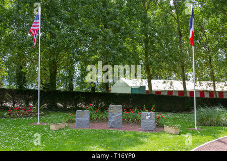 Le 508th Parachute Infantry Regiment Memorial Garden près de la rivière Merderet, SW de Chef du Pont, Normandie, France. Banque D'Images