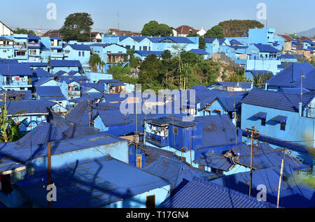 Blue Maisons de village Kampung Biru, Jodipan, l'AREMA Malang, Indonésie Banque D'Images