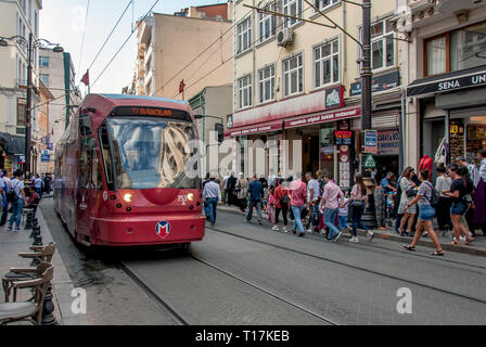 Istanbul, Turquie, 23 août 2018 : Tramway à Sirkeci Banque D'Images