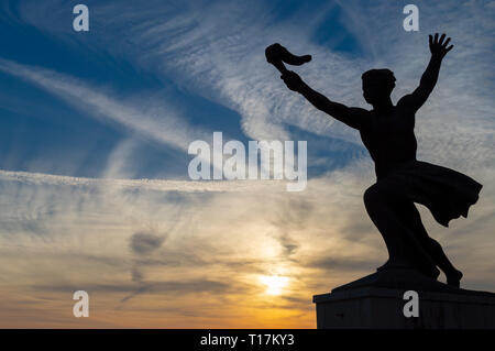 Silhouette de statue de la liberté érigée en 1947 à Budapest, Hongrie Banque D'Images