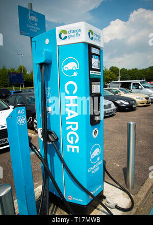 Station de charge publique rapide pour voiture électrique. Banque D'Images