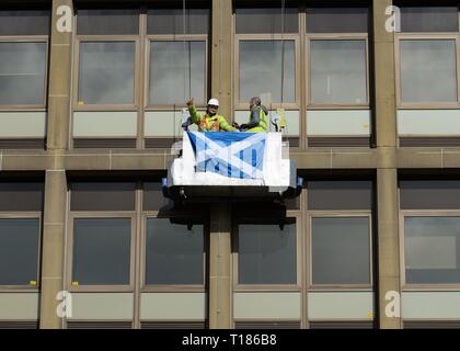 Glasgow, Ecosse, Royaume-Uni. 24Th Mar, 2019. L'Europe. L'espoir sur la peur a tenu une campagne anti-brexit, rester, peuples voter, utilisez le mandat rally dans le centre de Glasgow aujourd'hui à George Square. Les gens ont montré leur désapprobation de l'actuel gouvernement de Westminster et s'est plaint que l'Écosse n'est pas en cours d'écoute. Credit : Douglas Carr/Alamy Live News Banque D'Images