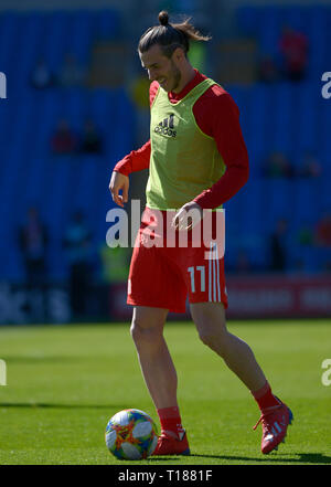 Cardiff, Wales, UK. 24Th Mar 2019. Football, championnat d'Europe Qualificatif Groupe E, le Pays de Galles v France, 24/03/19, Cardiff City Stadium, K.O 14H00 Wales' Gareth Bale est dans un état d'esprit détendu avant le coup d'envoi avec la Slovaquie Andrew Dowling Crédit : Andrew Dowling/photographie influents/Alamy Live News Banque D'Images