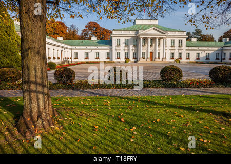 Palais du Belvédère dans la ville de Varsovie en Pologne, bâtiment de style classique, ancienne résidence officielle des présidents de la Pologne. Banque D'Images